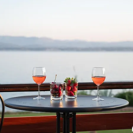 Veya - Private & Pools 埃雷特里亚